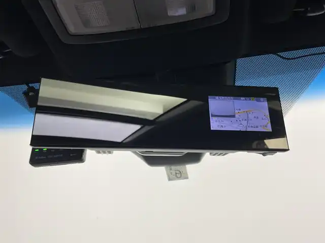 トヨタ ハリアー プレミアム 埼玉県 2015(平27)年 4.3万km ホワイトパールクリスタルシャイン 純正ナビ/フルセグTV/CD/DVD/BT/バックカメラ/サンルーフ/ハーフレザーシート/ドライブレコーダー/ビルトインETC/純正18インチAW/パワーバックドア/LEDヘッドライト