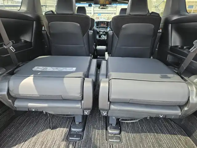 トヨタ アルファード S タイプゴールド 京都府 2020(令2)年 6.6万km ブラック 〇純正9インチディスプレイオーディオ/〇ナビキッド/〇フリップダウンモニター/〇バックカメラ/〇ツインムーンルーフ/〇ビルトインETC/〇ドライブレコーダー/〇パワースライドドア（両側）/○セーフティセンス/○プリクラッシュセーフティ/○レーダークルーズコントロール/〇パワーバックドア/〇LEDヘッドランプ/〇オートライト/〇フォグランプ/〇純正18インチアルミ/〇木目調/革巻きステアリングホイール/〇前後左右独立オートエアコン/〇合皮/スエードコンビシート/〇スマートエントリー/〇禁煙車