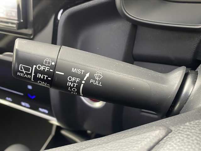 ホンダ フィット 13G Lパッケージ 新潟県 2014(平26)年 7万km ブリリアントスポーティブルーメタリック2トーン 4WD/社外SDナビ/ 【フルセグTV/CD/DVD/USB/SD/FM/AM】/セルスターレーダー探知機/ドライブレコーダー/LEDヘッドライト/オートライト/オートエアコン/ドアバイザー/純正スチールホイール+スタッドレスタイヤ×4本/純正フロアマット/スマートキー×1本/保証書、取扱説明書付属