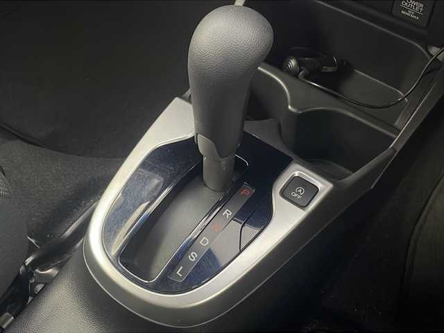 ホンダ フィット 13G Lパッケージ 新潟県 2014(平26)年 7万km ブリリアントスポーティブルーメタリック2トーン 4WD/社外SDナビ/ 【フルセグTV/CD/DVD/USB/SD/FM/AM】/セルスターレーダー探知機/ドライブレコーダー/LEDヘッドライト/オートライト/オートエアコン/ドアバイザー/純正スチールホイール+スタッドレスタイヤ×4本/純正フロアマット/スマートキー×1本/保証書、取扱説明書付属