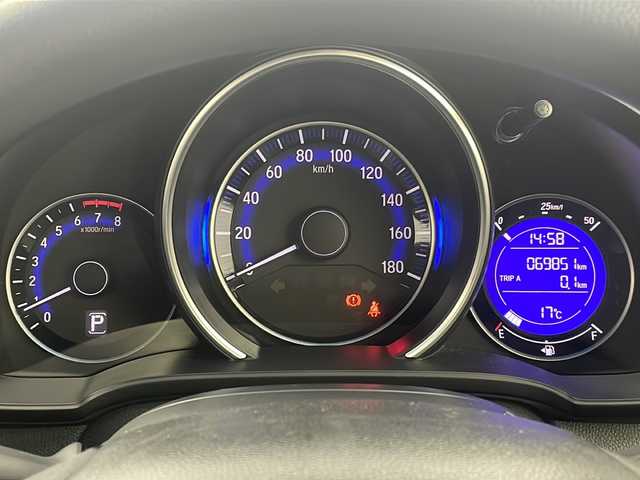 ホンダ フィット 13G Lパッケージ 新潟県 2014(平26)年 7万km ブリリアントスポーティブルーメタリック2トーン 4WD/社外SDナビ/ 【フルセグTV/CD/DVD/USB/SD/FM/AM】/セルスターレーダー探知機/ドライブレコーダー/LEDヘッドライト/オートライト/オートエアコン/ドアバイザー/純正スチールホイール+スタッドレスタイヤ×4本/純正フロアマット/スマートキー×1本/保証書、取扱説明書付属