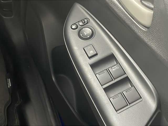 ホンダ フィット 13G Lパッケージ 新潟県 2014(平26)年 7万km ブリリアントスポーティブルーメタリック2トーン 4WD/社外SDナビ/ 【フルセグTV/CD/DVD/USB/SD/FM/AM】/セルスターレーダー探知機/ドライブレコーダー/LEDヘッドライト/オートライト/オートエアコン/ドアバイザー/純正スチールホイール+スタッドレスタイヤ×4本/純正フロアマット/スマートキー×1本/保証書、取扱説明書付属