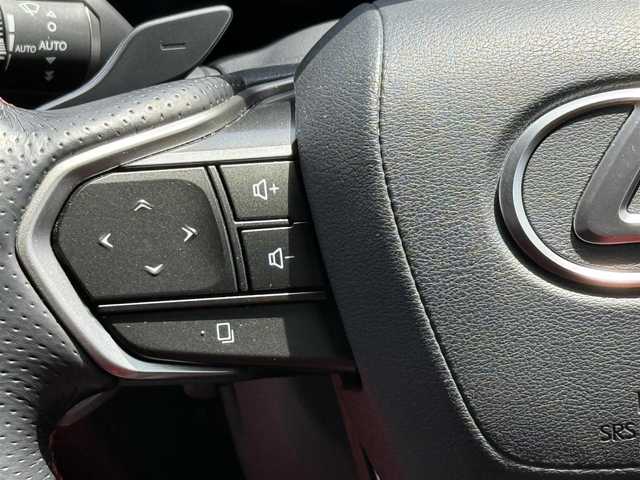 レクサス ＮＸ 350h Fスポーツ 佐賀県 2023(令5)年 1.4万km ホワイトノーヴァガラスフレーク 純正14型ディスプレイオーディオ(フルセグTV/AM/FM/BT/アップルカープレイ/アンドロイドオーディオ)/アラウンドビューモニター/パノラミックビューモニター/レクサスセーフティーシステム/プリクラッシュセーフティ/レーダークルーズコントロール(全車速追従機能)/プロアクティブドライビングアシスト/ブラインドスポットモニター/発信遅れ告知機能/ロードサインアシスト/パーキングサポートブレーキ/クリアランスソナー/サンルーフ/ミラーヒーター/パワーシート/シートヒーター/エアシート/ヘッドアップディスプレイ/ETC2.0/オートホールド/電子パーキングブレーキ/パドルシフト/100V電源/HDMI/純正20インチアルミホイール/純正フロアマット/純正LEDヘッドライト