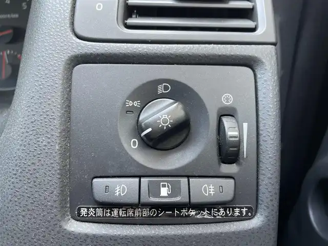 ボルボ Ｖ５０ 2．0e  Aktiv　+ 群馬県 2011(平23)年 8.3万km 黒 社外ナビ/バックカメラ/ETC/前席シートヒーター/D席パワーシート＆メモリーシート/MTモード付AT/電動格納ミラー＆ウインカーミラー/革巻きステアリング/フロアマット/リモコンキー×２/保証書＆取説