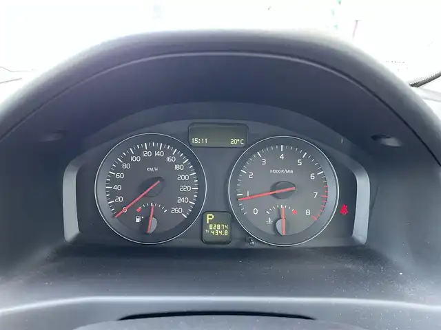 ボルボ Ｖ５０ 2．0e  Aktiv　+ 群馬県 2011(平23)年 8.3万km 黒 社外ナビ/バックカメラ/ETC/前席シートヒーター/D席パワーシート＆メモリーシート/MTモード付AT/電動格納ミラー＆ウインカーミラー/革巻きステアリング/フロアマット/リモコンキー×２/保証書＆取説