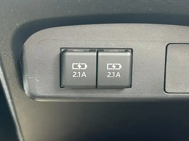 トヨタ シエンタ G 島根県 2019(令1)年 2.4万km ホワイトパールクリスタルシャイン トヨタセーフティセンス/純正9インチナビ/CD/DVD/DTV/Bluetooth/パノラミックビューモニター/両側パワースライドドア /ステアリングスイッチ/ビルトインETC/前後ドライブレコーダー/コーナーセンサー /オートマチックハイビーム /LDA/スマートキー/スペアキー /プッシュスタート /純正フロアマット/純正ドアバイザー