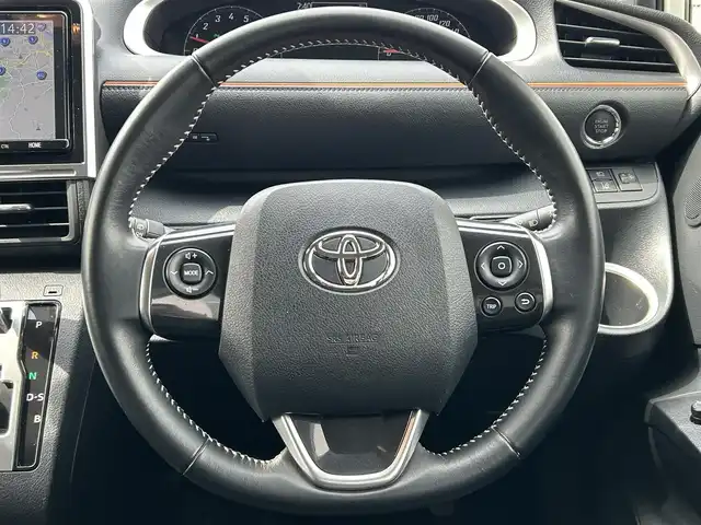 トヨタ シエンタ G 島根県 2019(令1)年 2.4万km ホワイトパールクリスタルシャイン トヨタセーフティセンス/純正9インチナビ/CD/DVD/DTV/Bluetooth/パノラミックビューモニター/両側パワースライドドア /ステアリングスイッチ/ビルトインETC/前後ドライブレコーダー/コーナーセンサー /オートマチックハイビーム /LDA/スマートキー/スペアキー /プッシュスタート /純正フロアマット/純正ドアバイザー
