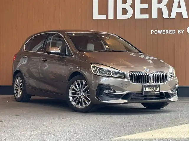 ＢＭＷ ２１８ｄ アクティブツアラー ラグジュアリー 宮城県 2018(平30)年 4.1万km ベージュ 純正HDDナビ/バックカメラ/CD/DVD再生/Bluetooth接続/白革シート/パワーシート/シートヒーター/アイドリングストップ/インテリジェントセーフティ/衝突軽減システム/速度リミッター/ドライビングアシスト/LCW/コンフォートアクセス/ステアリングスイッチ/レインセンサー/LEDヘッドライト/アダクティブヘッドライト/純正ドラレコ/アンビエントライト/電動ミラー/ミラーETC/ドライブセレクト/電動パーキング/純正17インチAW/取扱説明書/保証書/スペアキー×１