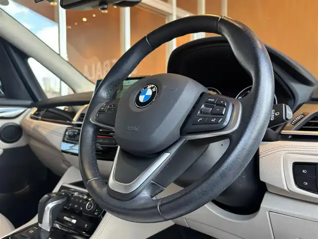 ＢＭＷ ２１８ｄ アクティブツアラー ラグジュアリー 宮城県 2018(平30)年 4.1万km ベージュ 純正HDDナビ/バックカメラ/CD/DVD再生/Bluetooth接続/白革シート/パワーシート/シートヒーター/アイドリングストップ/インテリジェントセーフティ/衝突軽減システム/速度リミッター/ドライビングアシスト/LCW/コンフォートアクセス/ステアリングスイッチ/レインセンサー/LEDヘッドライト/アダクティブヘッドライト/純正ドラレコ/アンビエントライト/電動ミラー/ミラーETC/ドライブセレクト/電動パーキング/純正17インチAW/取扱説明書/保証書/スペアキー×１