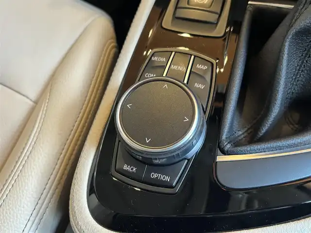 ＢＭＷ ２１８ｄ アクティブツアラー ラグジュアリー 宮城県 2018(平30)年 4.1万km ベージュ 純正HDDナビ/バックカメラ/CD/DVD再生/Bluetooth接続/白革シート/パワーシート/シートヒーター/アイドリングストップ/インテリジェントセーフティ/衝突軽減システム/速度リミッター/ドライビングアシスト/LCW/コンフォートアクセス/ステアリングスイッチ/レインセンサー/LEDヘッドライト/アダクティブヘッドライト/純正ドラレコ/アンビエントライト/電動ミラー/ミラーETC/ドライブセレクト/電動パーキング/純正17インチAW/取扱説明書/保証書/スペアキー×１