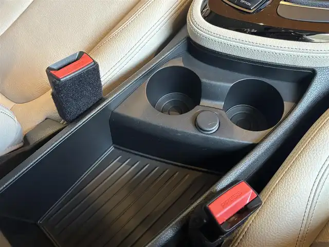 ＢＭＷ ２１８ｄ アクティブツアラー ラグジュアリー 宮城県 2018(平30)年 4.1万km ベージュ 純正HDDナビ/バックカメラ/CD/DVD再生/Bluetooth接続/白革シート/パワーシート/シートヒーター/アイドリングストップ/インテリジェントセーフティ/衝突軽減システム/速度リミッター/ドライビングアシスト/LCW/コンフォートアクセス/ステアリングスイッチ/レインセンサー/LEDヘッドライト/アダクティブヘッドライト/純正ドラレコ/アンビエントライト/電動ミラー/ミラーETC/ドライブセレクト/電動パーキング/純正17インチAW/取扱説明書/保証書/スペアキー×１