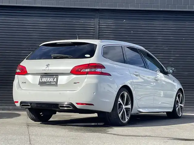 プジョー ３０８ SW GT ブルーHDi 三重県 2018(平30)年 1.7万km パール ＡＣＣ/アクティブセーフブレーキ/ブラインドスポット/純正オプションナビ/フルセグＴＶ/バックカメラ/カープレイ/パノラマガラスルーフ/純正１８インチＡＷ/前後ドライブレコーダー/ＥＴＣ/パドルシフト/保証書/取扱説明書/スペアキー