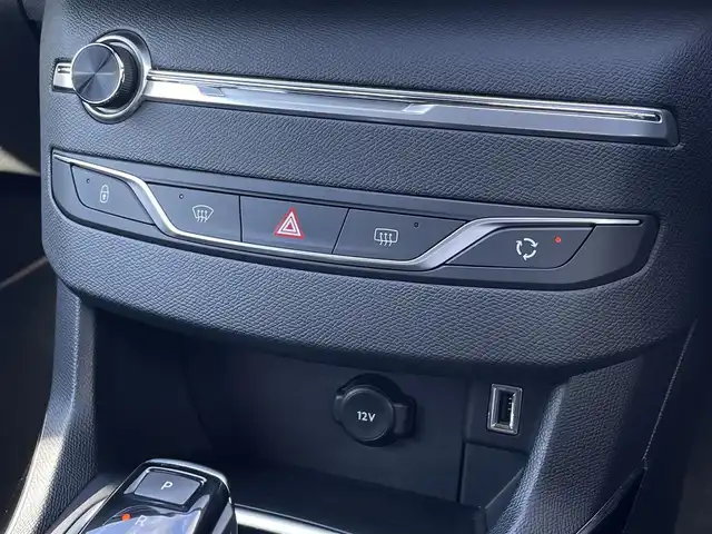 プジョー ３０８ SW GT ブルーHDi 三重県 2018(平30)年 1.7万km パール ＡＣＣ/アクティブセーフブレーキ/ブラインドスポット/純正オプションナビ/フルセグＴＶ/バックカメラ/カープレイ/パノラマガラスルーフ/純正１８インチＡＷ/前後ドライブレコーダー/ＥＴＣ/パドルシフト/保証書/取扱説明書/スペアキー