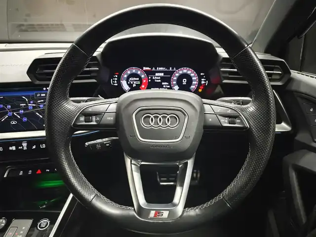 アウディ Ａ３ SB 30TFSI Sライン 群馬県 2022(令4)年 3.2万km デイトナグレーパールエフェクト Sラインプラスパッケージ/コンビニエンスパッケージ/ナビゲーションパッケージ/マトリクスLED 黒革シート/運転席シートヒーター/パワーシート/バーチャルコックピット/AppleCarPlay/純正前後ドラレコ