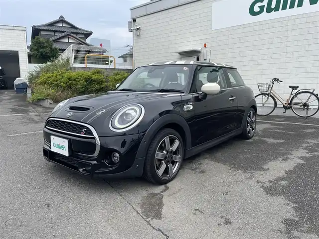 ＭＩＮＩ ミニ クーパー S 60イヤーズED 神奈川県 2020(令2)年 4.8万km ミッドナイト・ブラック・メタリック MINI・YOURSレザースポーツシート/・前席シートヒーター/MINI・YOURSレザースポーツステアリング/純正ナビ/・Bluetooth/カメラ＆パーキングパッケージ/・バックカメラ/・前後パークディスタンス/ペッパーパッケージ/・LEDライト/・LEDフォグランプ/LEDライトパッケージ/運転支援システム/・インテリジェントセーフティ/・アダプティブクルーズコントロール/パドルシフト/スマートキーX2/新車時手帳、取説