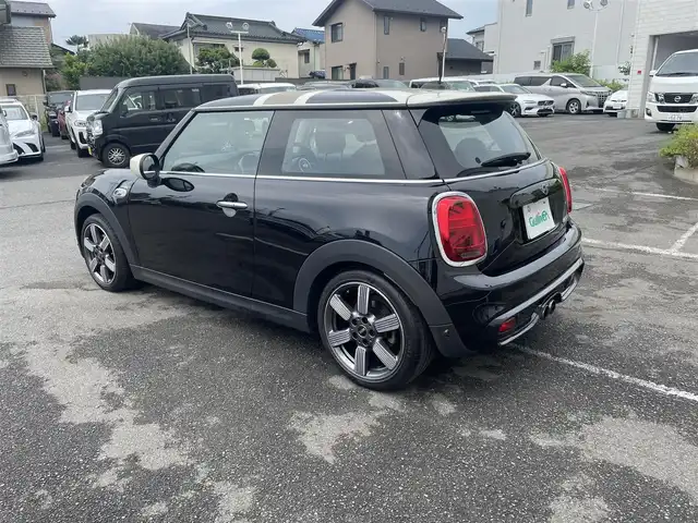 ＭＩＮＩ ミニ クーパー S 60イヤーズED 神奈川県 2020(令2)年 4.8万km ミッドナイト・ブラック・メタリック MINI・YOURSレザースポーツシート/・前席シートヒーター/MINI・YOURSレザースポーツステアリング/純正ナビ/・Bluetooth/カメラ＆パーキングパッケージ/・バックカメラ/・前後パークディスタンス/ペッパーパッケージ/・LEDライト/・LEDフォグランプ/LEDライトパッケージ/運転支援システム/・インテリジェントセーフティ/・アダプティブクルーズコントロール/パドルシフト/スマートキーX2/新車時手帳、取説