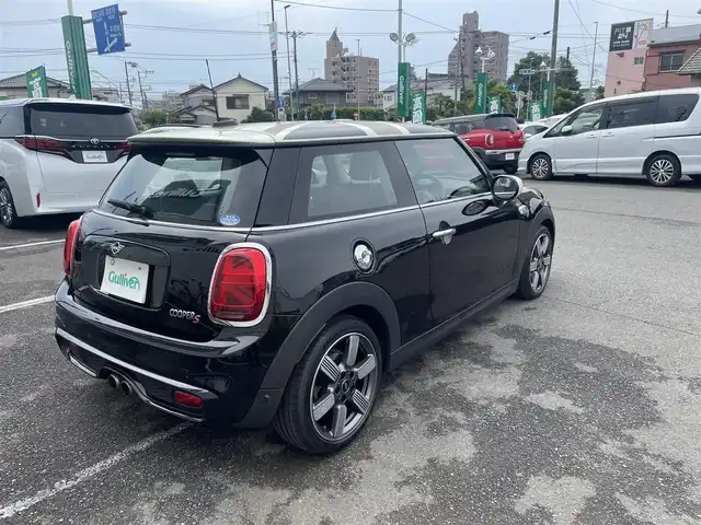 ＭＩＮＩ ミニ クーパー S 60イヤーズED 神奈川県 2020(令2)年 4.8万km ミッドナイト・ブラック・メタリック MINI・YOURSレザースポーツシート/・前席シートヒーター/MINI・YOURSレザースポーツステアリング/純正ナビ/・Bluetooth/カメラ＆パーキングパッケージ/・バックカメラ/・前後パークディスタンス/ペッパーパッケージ/・LEDライト/・LEDフォグランプ/LEDライトパッケージ/運転支援システム/・インテリジェントセーフティ/・アダプティブクルーズコントロール/パドルシフト/スマートキーX2/新車時手帳、取説