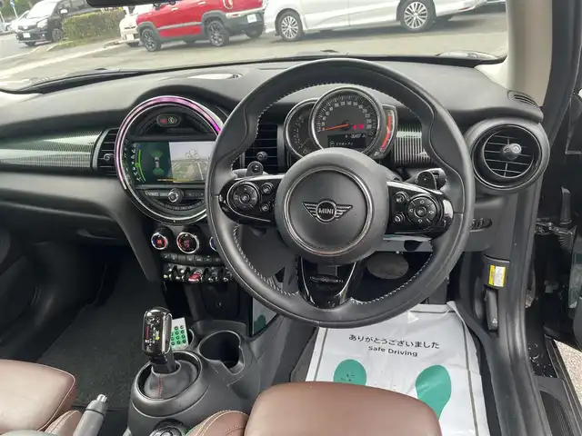 ＭＩＮＩ ミニ クーパー S 60イヤーズED 神奈川県 2020(令2)年 4.8万km ミッドナイト・ブラック・メタリック MINI・YOURSレザースポーツシート/・前席シートヒーター/MINI・YOURSレザースポーツステアリング/純正ナビ/・Bluetooth/カメラ＆パーキングパッケージ/・バックカメラ/・前後パークディスタンス/ペッパーパッケージ/・LEDライト/・LEDフォグランプ/LEDライトパッケージ/運転支援システム/・インテリジェントセーフティ/・アダプティブクルーズコントロール/パドルシフト/スマートキーX2/新車時手帳、取説