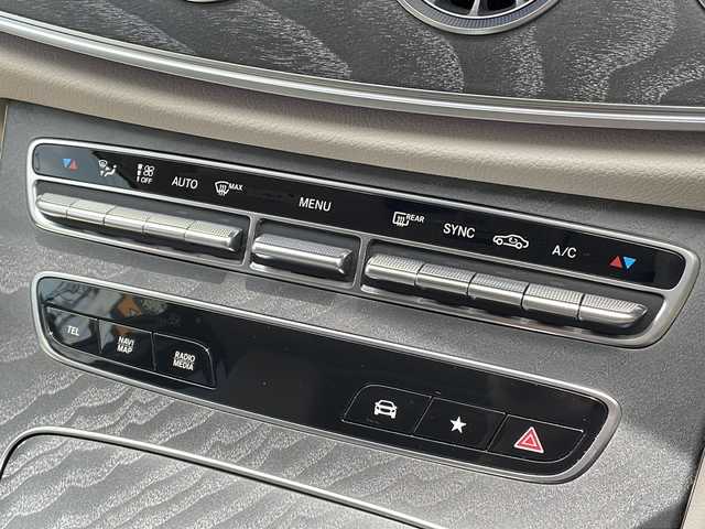 メルセデス・ベンツ Ｍ・ベンツ ＣＬＳ２２０ｄ 福島県 2023(令5)年 2.6万km ダイヤモンドホワイト 純正ナビゲーション【USB/BT/TV】/360°カメラシステム/AMG20インチAW/社外フロントグリル/ナッパレザーシート/ETC2.0/ドライブレコーダー/電動パノラミックスライディングルーフ/電動トランクリッド/アクティブブレーキアシスト/アクティブレーンキーピングアシスト/アクティブディスタンスアシスト ディストロニック /ブラインドスポットアシスト/アンビエントライト/全席シートヒーター/前席ベンチレーション/前席パワーシート/運転席シートメモリー/パドルシフト/ステアリングリモコン