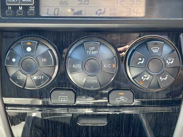 トヨタ ハイラックス サーフ SSR－G 道北・旭川 2007(平19)年 7.7万km ブラック ・４WD/・ワンオーナー/・禁煙車/・純正HDDナビ/ CD/DVD/HDD/TV/AUX/SD/・純正エンジンスターター/・ルーフレール/・AC１００/・純正AW冬タイヤ積込/・リアウインドウ開閉スイッチ/・４WD切り替えスイッチ/・オートライト/・ハロゲンヘッドライト/・電格ミラー/・純正フロアマット/・ドアバイザー/・AAC/・リモコンキー/・スペアキー2本/・保証書