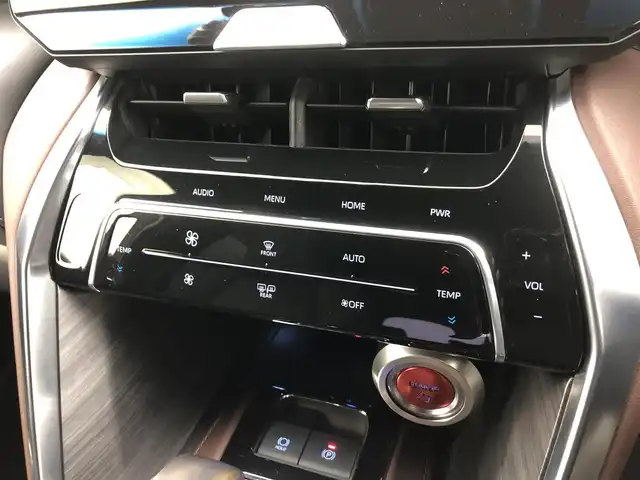 トヨタ ハリアー Z レザーパッケージ 愛知県 2020(令2)年 1.1万km プレシャスブラックパール モデリスタエアロ（F/S/R）/メタルガーニッシュ/純正12.3型ディスプレイオーディオ（AppleCarPlay/AndroidAuto/フルセグTV）/JBLプレミアムサウンド/パノラミックビューモニター/デジタルインナーミラー/ブラインドスポットモニター/ヘッドアップディスプレイ/黒革シート/パワーシート/シートメモリー/シートヒーター/ベンチレーション/パワーバックドア/ステアリングヒーター/セーフティセンス/・プリクラッシュセーフティ/・レーントレーシングアシスト/・アダプティブハイビーム/・レーダークルーズコントロール/クリアランスソナー/電動パーキングブレーキ/オートブレーキホールド/LEDヘッドランプ/オートライト/ETC2.0/ドライブレコーダー/USB挿入口４つ