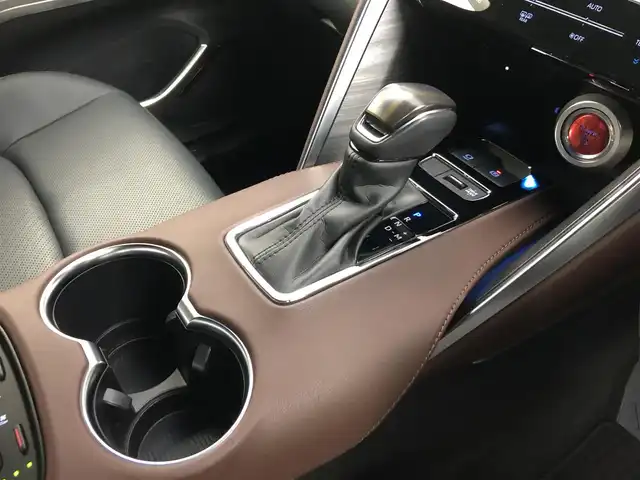トヨタ ハリアー Z レザーパッケージ 愛知県 2020(令2)年 1.1万km プレシャスブラックパール モデリスタエアロ（F/S/R）/メタルガーニッシュ/純正12.3型ディスプレイオーディオ（AppleCarPlay/AndroidAuto/フルセグTV）/JBLプレミアムサウンド/パノラミックビューモニター/デジタルインナーミラー/ブラインドスポットモニター/ヘッドアップディスプレイ/黒革シート/パワーシート/シートメモリー/シートヒーター/ベンチレーション/パワーバックドア/ステアリングヒーター/セーフティセンス/・プリクラッシュセーフティ/・レーントレーシングアシスト/・アダプティブハイビーム/・レーダークルーズコントロール/クリアランスソナー/電動パーキングブレーキ/オートブレーキホールド/LEDヘッドランプ/オートライト/ETC2.0/ドライブレコーダー/USB挿入口４つ