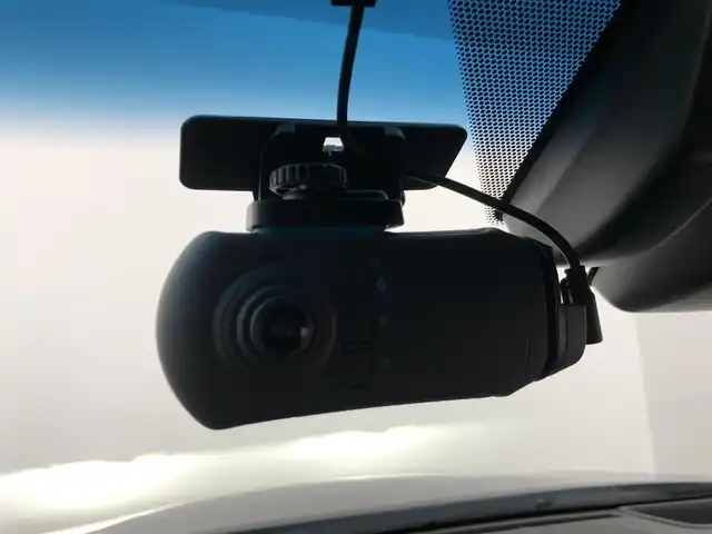 トヨタ ハリアー Z レザーパッケージ 愛知県 2020(令2)年 1.1万km プレシャスブラックパール モデリスタエアロ（F/S/R）/メタルガーニッシュ/純正12.3型ディスプレイオーディオ（AppleCarPlay/AndroidAuto/フルセグTV）/JBLプレミアムサウンド/パノラミックビューモニター/デジタルインナーミラー/ブラインドスポットモニター/ヘッドアップディスプレイ/黒革シート/パワーシート/シートメモリー/シートヒーター/ベンチレーション/パワーバックドア/ステアリングヒーター/セーフティセンス/・プリクラッシュセーフティ/・レーントレーシングアシスト/・アダプティブハイビーム/・レーダークルーズコントロール/クリアランスソナー/電動パーキングブレーキ/オートブレーキホールド/LEDヘッドランプ/オートライト/ETC2.0/ドライブレコーダー/USB挿入口４つ