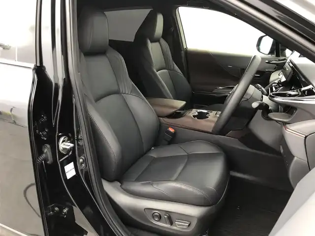 トヨタ ハリアー Z レザーパッケージ 愛知県 2020(令2)年 1.1万km プレシャスブラックパール モデリスタエアロ（F/S/R）/メタルガーニッシュ/純正12.3型ディスプレイオーディオ（AppleCarPlay/AndroidAuto/フルセグTV）/JBLプレミアムサウンド/パノラミックビューモニター/デジタルインナーミラー/ブラインドスポットモニター/ヘッドアップディスプレイ/黒革シート/パワーシート/シートメモリー/シートヒーター/ベンチレーション/パワーバックドア/ステアリングヒーター/セーフティセンス/・プリクラッシュセーフティ/・レーントレーシングアシスト/・アダプティブハイビーム/・レーダークルーズコントロール/クリアランスソナー/電動パーキングブレーキ/オートブレーキホールド/LEDヘッドランプ/オートライト/ETC2.0/ドライブレコーダー/USB挿入口４つ