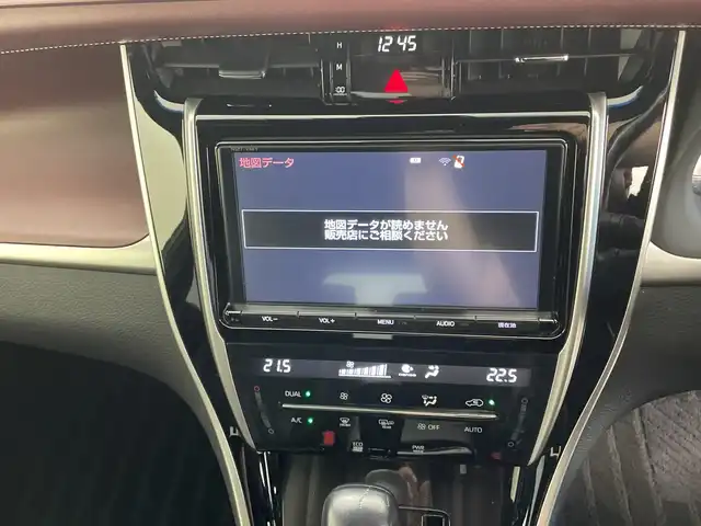 トヨタ ハリアー プレミアム 鹿児島県 2017(平29)年 8.1万km ダークレッドマイカメタリック 純正８インチＳＤナビ/ＢＴ／ＣＤ／ＤＶＤ／ＡＭ／ＦＭ／フルセグＴＶ/ホンダセンシング衝突軽減/ブレーキレーンキープアシスト/レーダークルーズコントロール/オートマチックハイビーム/プリクラッシュセーフティ/サンルーフ/プッシュスタート/オートホールド/電動パーキング/ステアリングリモコン