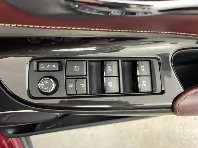 トヨタ ハリアー プレミアム 鹿児島県 2017(平29)年 8.1万km ダークレッドマイカメタリック 純正８インチＳＤナビ/ＢＴ／ＣＤ／ＤＶＤ／ＡＭ／ＦＭ／フルセグＴＶ/ホンダセンシング衝突軽減/ブレーキレーンキープアシスト/レーダークルーズコントロール/オートマチックハイビーム/プリクラッシュセーフティ/サンルーフ/プッシュスタート/オートホールド/電動パーキング/ステアリングリモコン