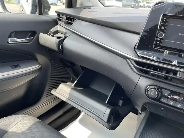 日産 ノート オーテック クロスオーバー 佐賀県 2022(令4)年 2.1万km 黒 純正SDナビゲーション/・フルセグTV/CD/DVD/Bluetooth/アラウンドビューモニター/インテリジェントルームミラー/電子パーキングブレーキ/AUTO HOLD機能/AUTECH専用レザーシート/DN席シートヒーター/AUTECH16インチアルミホイール/三眼LEDヘッドライト/LEDフォグランプ/純正フロアマット/新車保証書/カラーコードNo.「GAT」/360°セーフティアシスト/・エマージェンシーブレーキ/・クリアランスソナー/・車線逸脱警報機能/・車線逸脱防止支援機能/・後側方車両検知機能/・後側方衝突防止支援/・標識検知支援/・ふらつき警報