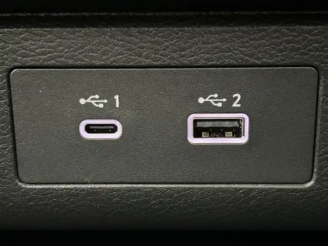 日産 セレナ e－4ORCE ハイウェイスターV 道央・札幌 2025(令7)年 0.1千km プリズムホワイト ・登録済未使用車/・4WD/・寒冷地仕様/・NissanConnectナビゲーション/・BT/HDMI/USB/フルセグ/・純正フリップダウンモニター/・インテリジェント アラウンドビューモニター/・インテリジェント ルームミラー/・ワイヤレス充電器/・ETC2.0ユニット（ビルトインタイプ）/・ドライブレコーダー（前後セット）/・プロパイロット（ナビリンク機能付）/・プロパイロット緊急停止支援システム（SOSコール機能付）/・レーンキープアシスト/・レーダークルーズコントロール/・BSM/・前後コーナーセンサー/・1・2列目シートヒーター/・ステアリングヒーター/・ヘッドランプ オートレベライザー/・アダプティブLEDヘッドライトシステム/・フォグランプ/・100V　AC電源/・2列目サンシェード/・保証書・取扱説明書/・スマートキー（スペア1本）