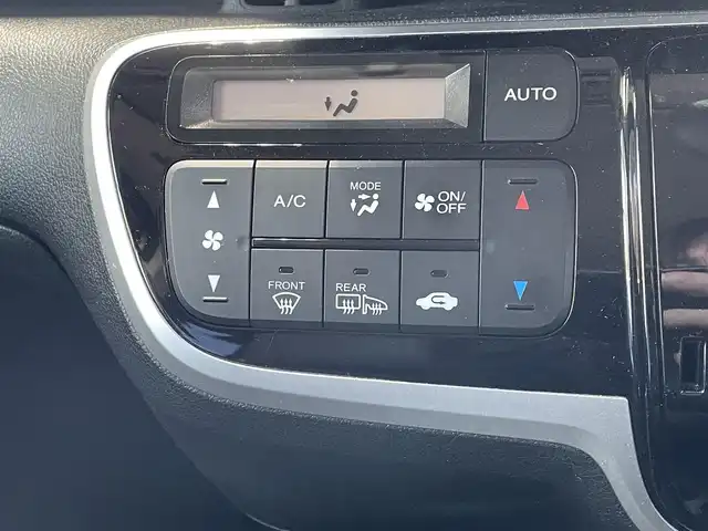 ホンダ Ｎ ＢＯＸ カスタム G ターボ Lパッケージ 岩手県 2015(平27)年 7.3万km プレミアムホワイトパールⅡ ・ワンオーナー/・４WD/・ターボ車両/・純正ナビフルセグTV/・BT　　DVD/・バックカメラ/・ETC/・クルーズコントロール/・パドルシフト/・ECON/・ハーフレザーシート/・シートヒーター/・両側パワースライドドア/・オートライト/・HIDヘットライト/・LEDフォグライト/・オートリトラミラー/・ウインカーミラー/・純正１５インチアルミ/・スマートキー×３/・プッシュスタート/・保証書/・取説