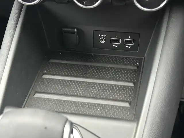 ルノー キャプチャー インテンス 茨城県 2021(令3)年 1.6万km パールⅡ 衝突軽減B　/ACC　/LKA　/BSM　/360度カメラ　/BOSEサウンド　/半革　/シートヒーター　/ステアリングヒーター　/CarPlay　/BT　/USB　/パークセンサー　/LEDヘッドライト　/ETC　/ルーフレール