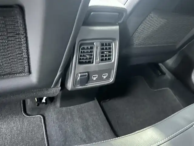 ルノー キャプチャー インテンス 茨城県 2021(令3)年 1.6万km パールⅡ 衝突軽減B　/ACC　/LKA　/BSM　/360度カメラ　/BOSEサウンド　/半革　/シートヒーター　/ステアリングヒーター　/CarPlay　/BT　/USB　/パークセンサー　/LEDヘッドライト　/ETC　/ルーフレール