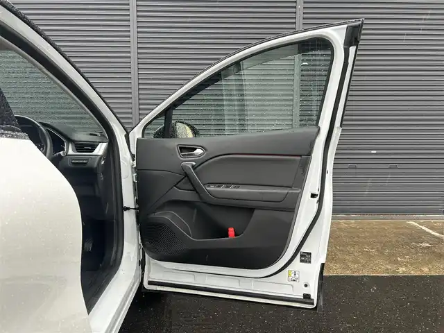 ルノー キャプチャー インテンス 茨城県 2021(令3)年 1.6万km パールⅡ 衝突軽減B　/ACC　/LKA　/BSM　/360度カメラ　/BOSEサウンド　/半革　/シートヒーター　/ステアリングヒーター　/CarPlay　/BT　/USB　/パークセンサー　/LEDヘッドライト　/ETC　/ルーフレール