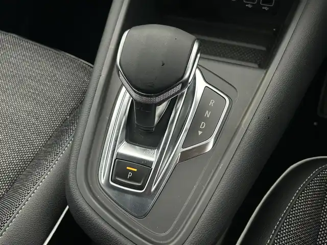 ルノー キャプチャー インテンス 茨城県 2021(令3)年 1.6万km パールⅡ 衝突軽減B　/ACC　/LKA　/BSM　/360度カメラ　/BOSEサウンド　/半革　/シートヒーター　/ステアリングヒーター　/CarPlay　/BT　/USB　/パークセンサー　/LEDヘッドライト　/ETC　/ルーフレール
