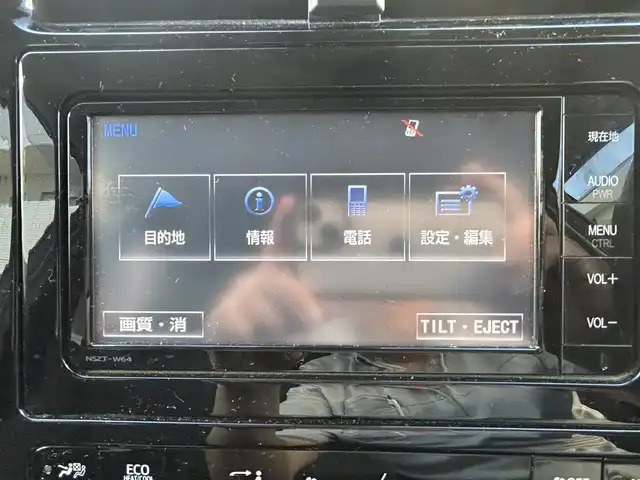 トヨタ プリウス S 愛知県 2016(平28)年 6.2万km スティールブロンドM ワンオーナー/純正7型ナビ【Bluetooth CD DVD SD フルセグ　品番：NSZT-W64】/バックカメラ/ビルトインETC/アダプティブクルーズコントロール/衝突軽減/レーンキープアシスト/ふらつき警報/車両接近通報装置/LEDヘッドライト/オートライト/オートマチックハイビーム/フォグランプ/オート電動格納ドアミラー/ステアリングリモコン/スマートキー【スペア1本】/純正フロアマット/純正アルミホイール/保証書/取説