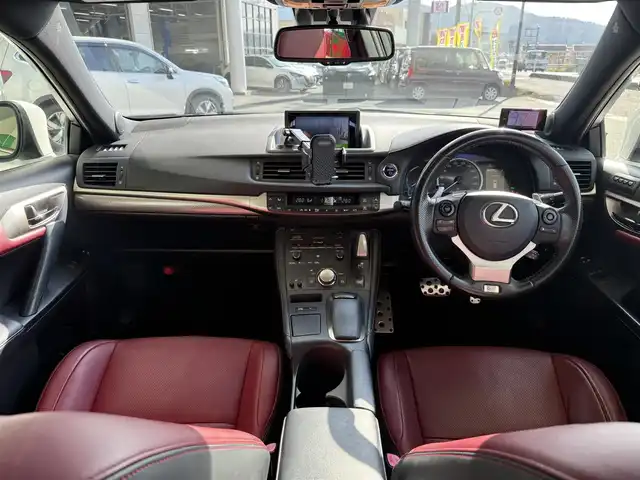 レクサス ＣＴ 200h Fスポーツ 京都府 2014(平26)年 12.6万km ブラック/ホワイトノーヴァガラスフレーク サンルーフ/純正マルチナビ、地デジ、Bluetooth/バックカメラ/赤革シート/前席シートヒーター/前席パワーシート/運転席メモリーシート/パドルシフト/USB端子/クルーズコントロール/LEDヘッドランプ/ステアリングスイッチ/保証書/取扱説明書