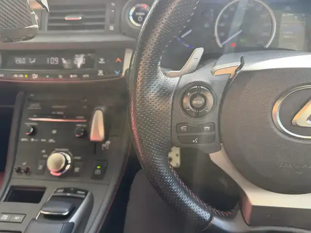 レクサス ＣＴ 200h Fスポーツ 京都府 2014(平26)年 12.6万km ブラック/ホワイトノーヴァガラスフレーク サンルーフ/純正マルチナビ、地デジ、Bluetooth/バックカメラ/赤革シート/前席シートヒーター/前席パワーシート/運転席メモリーシート/パドルシフト/USB端子/クルーズコントロール/LEDヘッドランプ/ステアリングスイッチ/保証書/取扱説明書