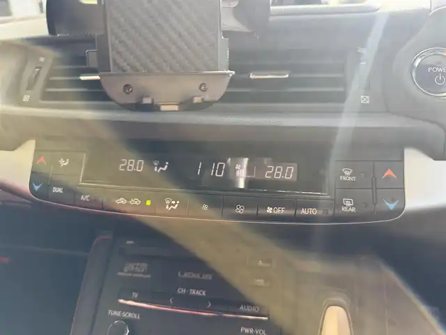 レクサス ＣＴ 200h Fスポーツ 京都府 2014(平26)年 12.6万km ブラック/ホワイトノーヴァガラスフレーク サンルーフ/純正マルチナビ、地デジ、Bluetooth/バックカメラ/赤革シート/前席シートヒーター/前席パワーシート/運転席メモリーシート/パドルシフト/USB端子/クルーズコントロール/LEDヘッドランプ/ステアリングスイッチ/保証書/取扱説明書