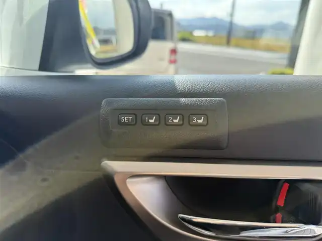 レクサス ＣＴ 200h Fスポーツ 京都府 2014(平26)年 12.6万km ブラック/ホワイトノーヴァガラスフレーク サンルーフ/純正マルチナビ、地デジ、Bluetooth/バックカメラ/赤革シート/前席シートヒーター/前席パワーシート/運転席メモリーシート/パドルシフト/USB端子/クルーズコントロール/LEDヘッドランプ/ステアリングスイッチ/保証書/取扱説明書