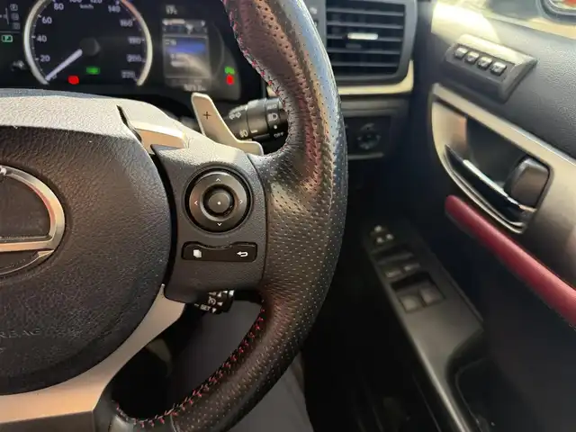 レクサス ＣＴ 200h Fスポーツ 京都府 2014(平26)年 12.6万km ブラック/ホワイトノーヴァガラスフレーク サンルーフ/純正マルチナビ、地デジ、Bluetooth/バックカメラ/赤革シート/前席シートヒーター/前席パワーシート/運転席メモリーシート/パドルシフト/USB端子/クルーズコントロール/LEDヘッドランプ/ステアリングスイッチ/保証書/取扱説明書