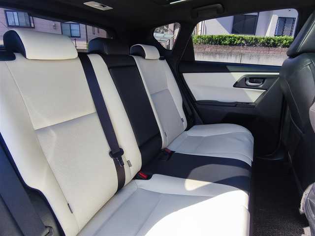 トヨタ オーリスハイブリッド Gパッケージ 熊本県 2016(平28)年 11.5万km ホワイトパールクリスタルシャイン パノラマルーフ/純正9インチナビ（NSZT-Y64T）/【フルセグTV/Bluetooth/CD/DVD】/バックカメラ/クルーズコントロール/プリクラッシュセーフティー/先行車発進お知らせ/レーンキープアシスト/オートLEDライト/ホワイトハーフレザーシート/前席シートヒーター/革巻きステアリング/ステアリングスイッチ/純正１７インチAW/ETC/純正フロアマット/横滑り防止装置/ABS/保証書/取扱説明書/スペアキー