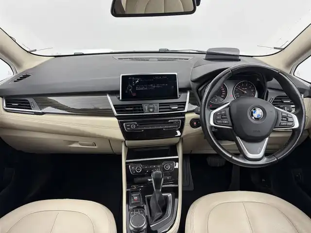 ＢＭＷ ２１８ｉ グランツアラー ラグジュアリー 愛知県 2016(平28)年 5.8万km 赤 ブラインドスポットモニター/ETC付き自動防眩ルームミラー/レーダークルーズコントロール/衝突回避・被害軽減システム/ダイナミックトラクションコントロール/EDLC/純正8.8インチディスプレイオーディオナビ/　・Bluetooth /　・DVD/CD/　・AM/FM/　・USB/　・AUX/3列シート/レザーシート/パワーシート/シートヒーター/パワーバックドア/本革ステアリング/社外ドライブレコーダー（前方）/純正17インチAW/LEDヘッドライト/オートライト/スマートキー