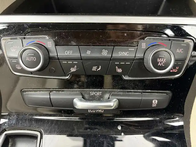 ＢＭＷ ２１８ｉ グランツアラー ラグジュアリー 愛知県 2016(平28)年 5.8万km 赤 ブラインドスポットモニター/ETC付き自動防眩ルームミラー/レーダークルーズコントロール/衝突回避・被害軽減システム/ダイナミックトラクションコントロール/EDLC/純正8.8インチディスプレイオーディオナビ/　・Bluetooth /　・DVD/CD/　・AM/FM/　・USB/　・AUX/3列シート/レザーシート/パワーシート/シートヒーター/パワーバックドア/本革ステアリング/社外ドライブレコーダー（前方）/純正17インチAW/LEDヘッドライト/オートライト/スマートキー