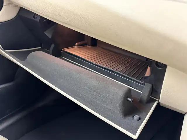 ＢＭＷ ２１８ｉ グランツアラー ラグジュアリー 愛知県 2016(平28)年 5.8万km 赤 ブラインドスポットモニター/ETC付き自動防眩ルームミラー/レーダークルーズコントロール/衝突回避・被害軽減システム/ダイナミックトラクションコントロール/EDLC/純正8.8インチディスプレイオーディオナビ/　・Bluetooth /　・DVD/CD/　・AM/FM/　・USB/　・AUX/3列シート/レザーシート/パワーシート/シートヒーター/パワーバックドア/本革ステアリング/社外ドライブレコーダー（前方）/純正17インチAW/LEDヘッドライト/オートライト/スマートキー