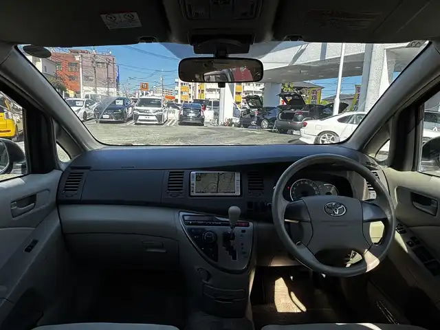 トヨタ アイシス L 熊本県 2008(平20)年 11.4万km シルバーM DVDナビ/【ワンセグTV/CD/AUX/AM/FM】/片側パワースライドドア/純正フロアマット/ウインカーミラー/３列シート/ドアバイザー/キーレス