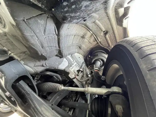 トヨタ ヴォクシー S－Z 滋賀県 2023(令5)年 1.8万km グリッターブラックガラスフレーク 両側パワースライドドア/純正10.5インチナビ/（AM/FM/CD/DVD/フルセグ/Bluetooth/USB）/バックカメラ/前後ドライブレコーダー/ビルトインETC2.0/トヨタセーフティセンス/・踏み間違い防止アシスト/・ブレーキアシスト/・プリクラッシュブレーキアシスト/・ヒルスタート（坂道発進）アシスト/・前方衝突防止支援システム/・TCS（トラクションコントロールシステム）/・VDC（ビークルダイナミクスコントロール）/・レーンキープアシスト/・車間自動制御システム/・ASCD（オートスピードコントロール装置）/・ABS（アンチロックブレーキシステム）/・バックビューモニター/・標識検知機能/電動格納ウインカーミラー/電子パーキング/ブレーキホールド/ステアリングスイッチ/革巻きステアリング/オートライト/オートハイビーム/LEDヘッドライト/フロントフォグ/フルオートエアコン/プッシュスタート/スマートキー/サンシェード/フロアマット