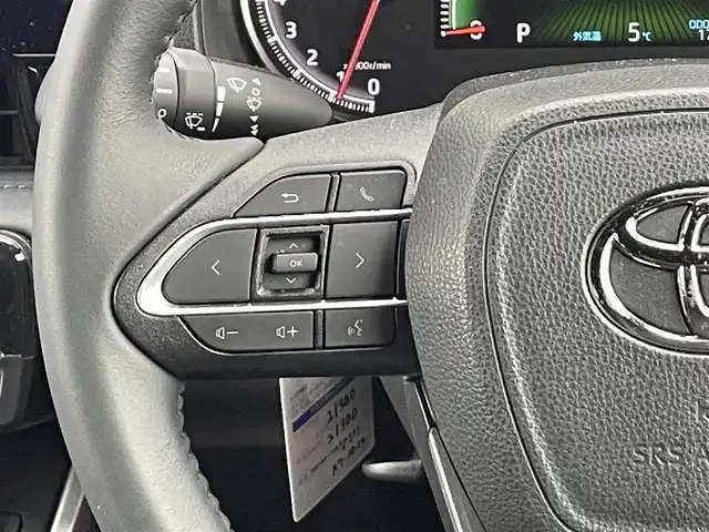 トヨタ ヴォクシー S－Z 滋賀県 2023(令5)年 1.8万km グリッターブラックガラスフレーク 両側パワースライドドア/純正10.5インチナビ/（AM/FM/CD/DVD/フルセグ/Bluetooth/USB）/バックカメラ/前後ドライブレコーダー/ビルトインETC2.0/トヨタセーフティセンス/・踏み間違い防止アシスト/・ブレーキアシスト/・プリクラッシュブレーキアシスト/・ヒルスタート（坂道発進）アシスト/・前方衝突防止支援システム/・TCS（トラクションコントロールシステム）/・VDC（ビークルダイナミクスコントロール）/・レーンキープアシスト/・車間自動制御システム/・ASCD（オートスピードコントロール装置）/・ABS（アンチロックブレーキシステム）/・バックビューモニター/・標識検知機能/電動格納ウインカーミラー/電子パーキング/ブレーキホールド/ステアリングスイッチ/革巻きステアリング/オートライト/オートハイビーム/LEDヘッドライト/フロントフォグ/フルオートエアコン/プッシュスタート/スマートキー/サンシェード/フロアマット